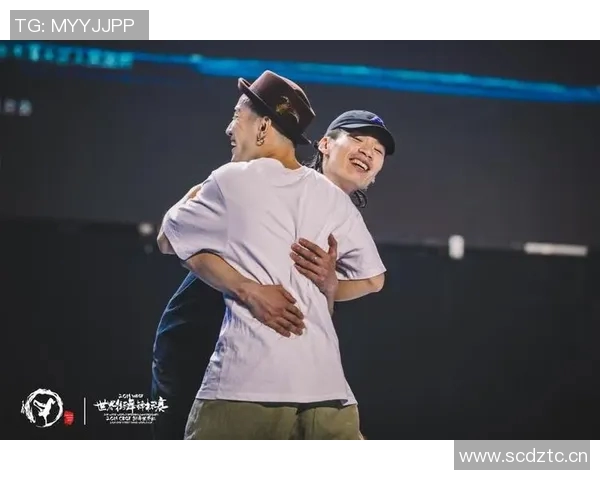 极限运动世界杯精彩回顾杭州街舞队默契配合展现团队精神与实力 极限运动世界杯精彩回顾杭州街舞队默契配合展现团队精神与实力