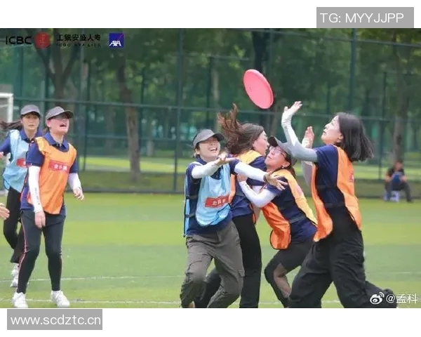 飞盘之光：深入西安飞盘队的拼搏与团结精神探秘之旅